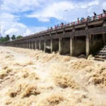 বিপদসীমা ছাড়াল ফরাক্কার গঙ্গা,