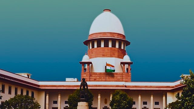 সুপ্রিম কোর্টে UPI মামলা: ২,০০০ টাকার ওপর পেমেন্টে সার্ভিস চার্জ বন্ধের দাবিতে বড় পদক্ষেপ!